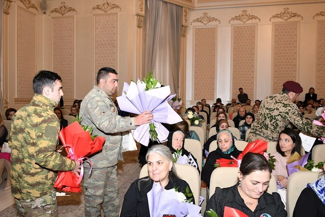 Abşeronda şəhid ailələrinin xanım üzvləri Beynəlxalq Qadınlar Günü münasibətilə təbrik edildi