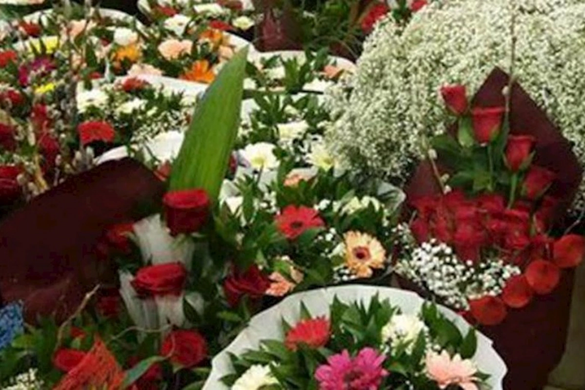 8 Mart bayramında qadınların üzünü güldürən hədiyyə nədir? — VİDEO
