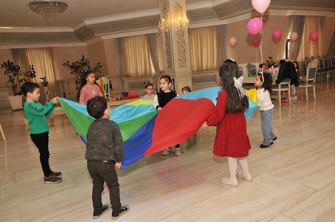 Abşeronda şəhid ailələrinin xanım üzvləri Beynəlxalq Qadınlar Günü münasibətilə təbrik edildi