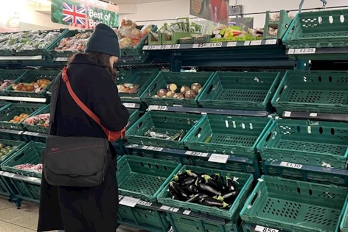 Britaniyada supermarketlər boşdur, Rusiyada isə...— İngilis jurnalist