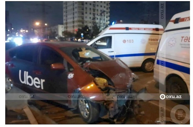 Bakıda minik avtomobili təcili tibbi yardımla toqquşdu: Xəsarət alanlar var — FOTO Bakıda minik avtomobili təcili tibbi yardımla toqquşdu: Xəsarət alanlar var — FOTO
