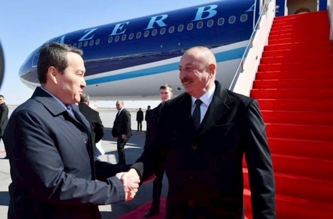 Prezident İlham Əliyev Qazaxıstana rəsmi səfərə gedib — YENİLƏNİB (FOTO) Prezident İlham Əliyev Qazaxıstana rəsmi səfərə gedib — YENİLƏNİB (FOTO)
