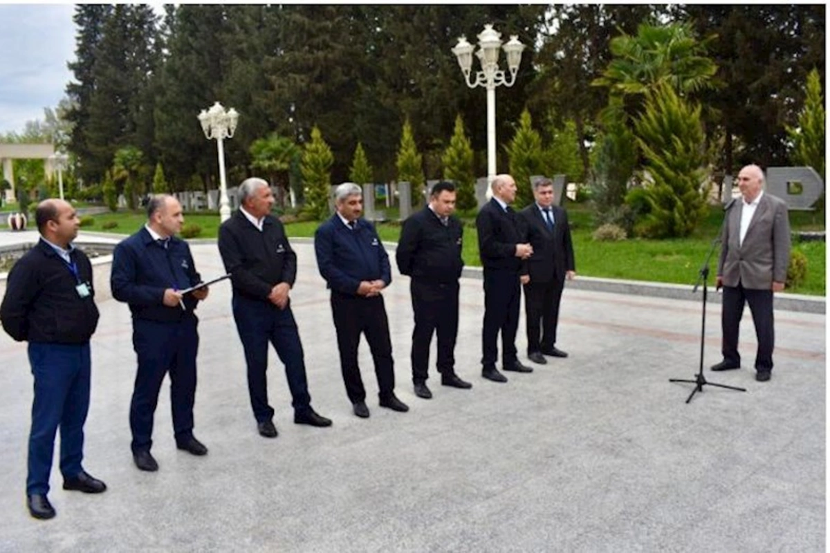 Açıq mikrofon aksiyası həftənin ilk iş günündə Kürdəmir rayonunda keçirildi — FOTOLAR