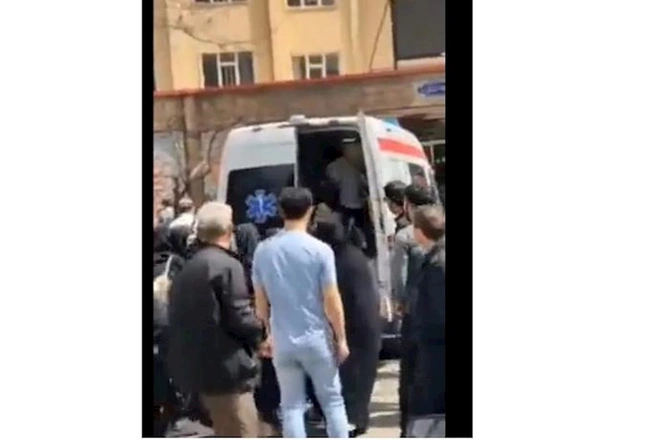 İranda vəziyyət GƏRGİNLƏŞİR: Bu şəhərdə də gənc qızları zəhərlədilər — ŞOK GÖRÜNTÜLƏR İranda vəziyyət GƏRGİNLƏŞİR: Bu şəhərdə də gənc qızları zəhərlədilər — ŞOK GÖRÜNTÜLƏR