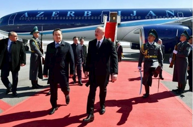 Prezident İlham Əliyev Qazaxıstana rəsmi səfərə gedib — YENİLƏNİB (FOTO) Prezident İlham Əliyev Qazaxıstana rəsmi səfərə gedib — YENİLƏNİB (FOTO)