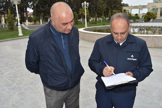 Açıq mikrofon aksiyası həftənin ilk iş günündə Kürdəmir rayonunda keçirildi — FOTOLAR