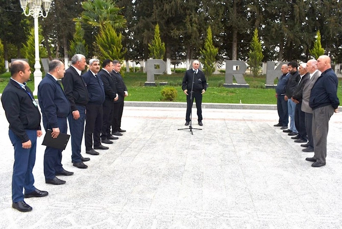 Açıq mikrofon aksiyası həftənin ilk iş günündə Kürdəmir rayonunda keçirildi — FOTOLAR