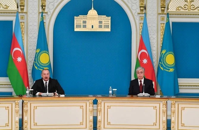 Azərbaycan və Qazaxıstan prezidentləri mətbuata bəyanatlarla çıxış ediblər — YENİLƏNİB (FOTOLAR)