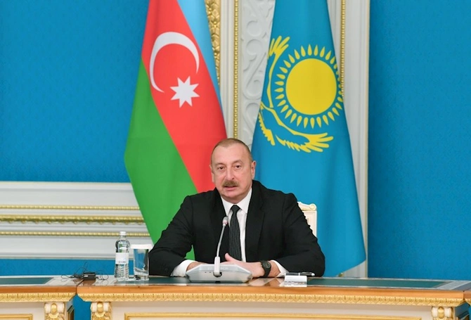 Azərbaycan və Qazaxıstan prezidentləri mətbuata bəyanatlarla çıxış ediblər — YENİLƏNİB (FOTOLAR)