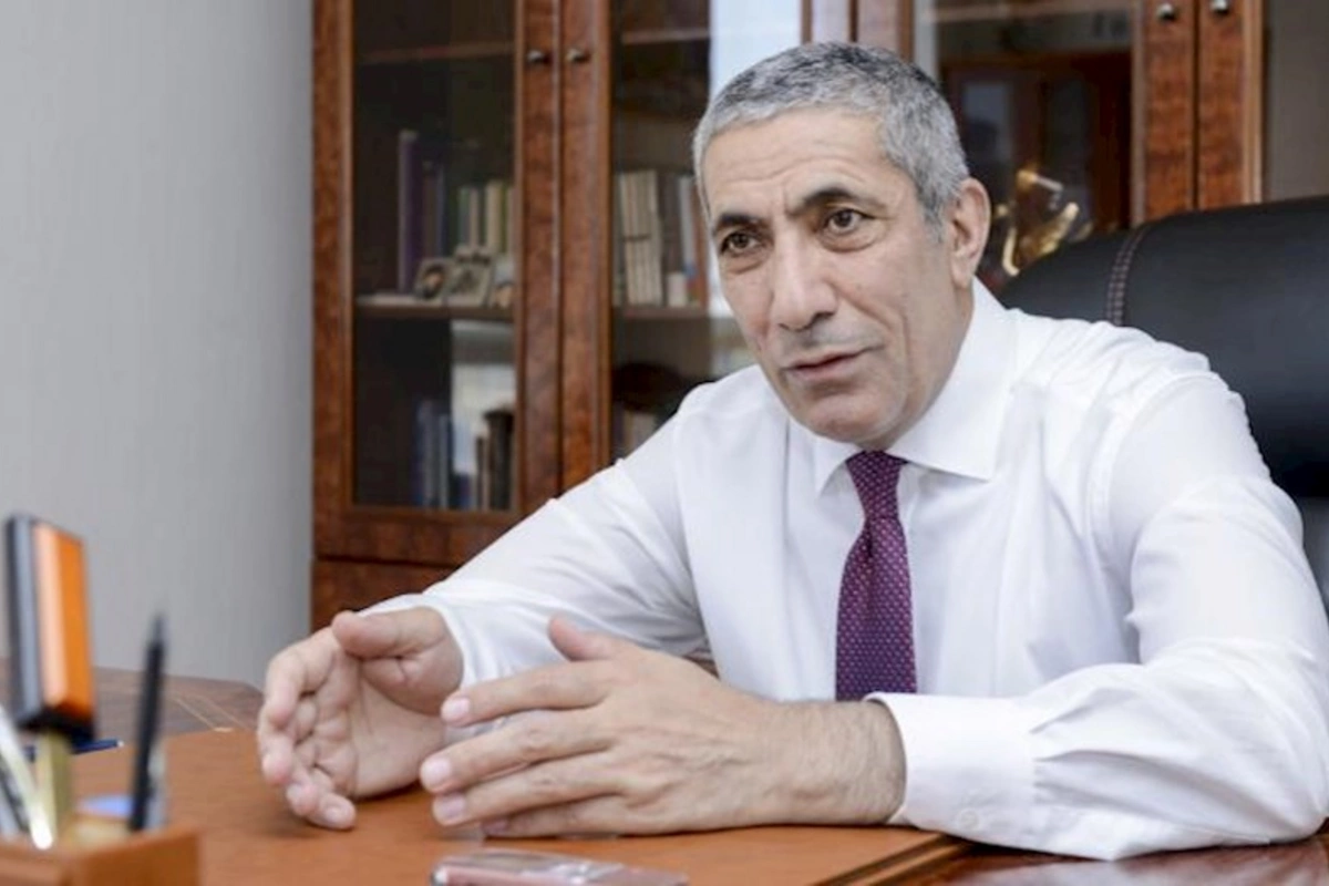 Siyavuş Novruzov: Makron istəyirsə, Ermənistanı aparıb özünə birləşdirsin