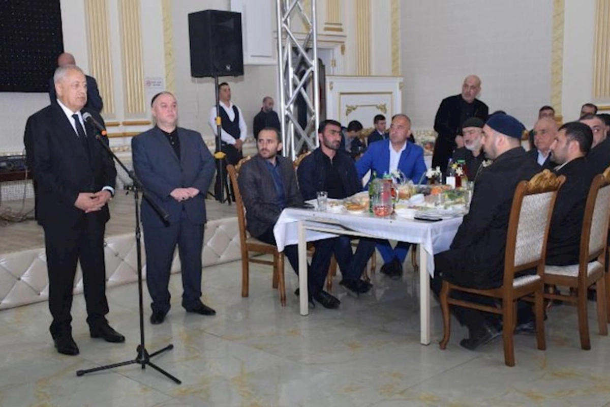 Deputat seçiciləri üçün iftar süfrəsi açdı — FOTOLAR