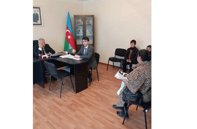 Deputat seçiciləri üçün iftar süfrəsi açdı — FOTOLAR Deputat seçiciləri üçün iftar süfrəsi açdı — FOTOLAR