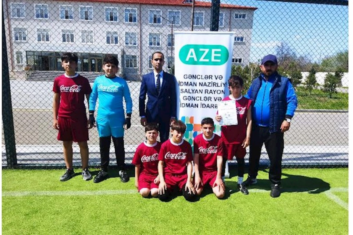 Salyanda mini futbol idman növü üzrə rayon birinciliyi keçirildi — FOTOLAR