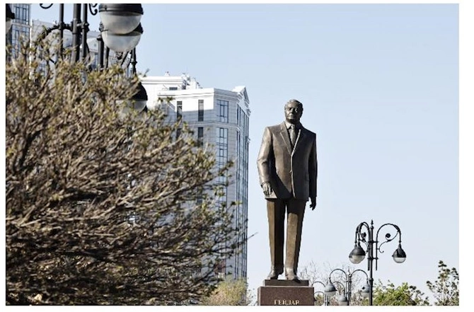 Ümummilli Lider Heydər Əliyevin 100 illik yubileyi Həştərxan şəhərində də qeyd edilir