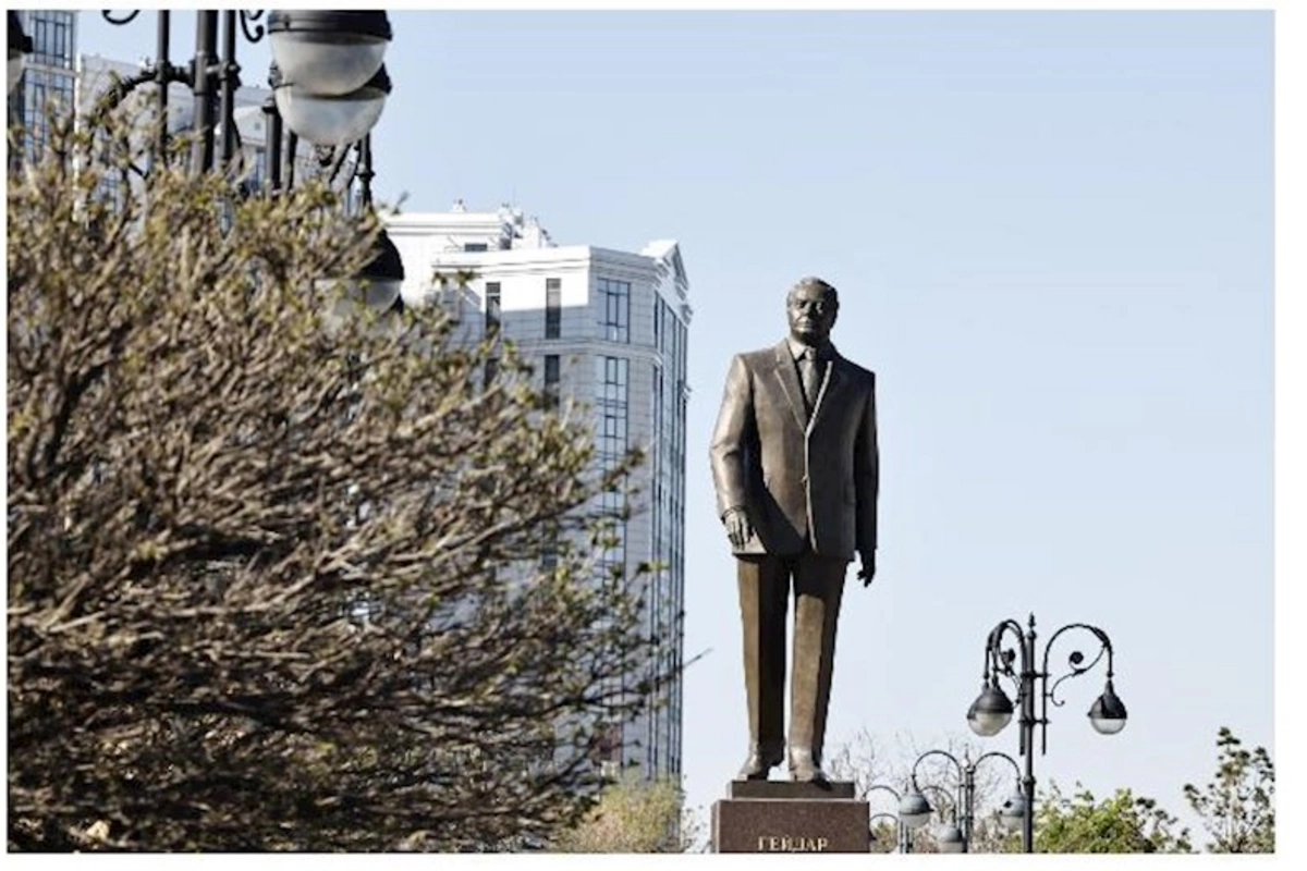 Ümummilli Lider Heydər Əliyevin 100 illik yubileyi Həştərxan şəhərində də qeyd edilir