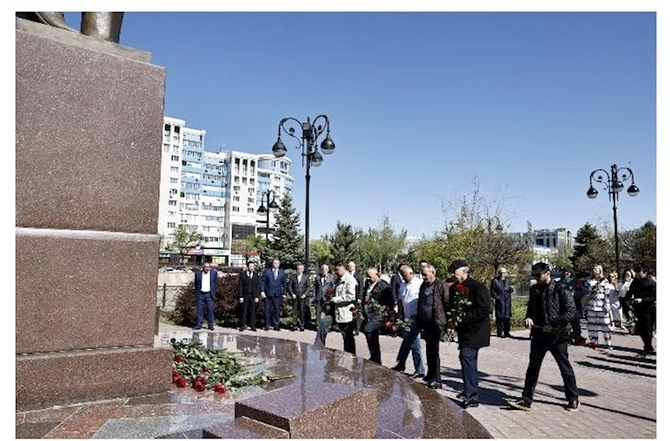 Ümummilli Lider Heydər Əliyevin 100 illik yubileyi Həştərxan şəhərində də qeyd edilir