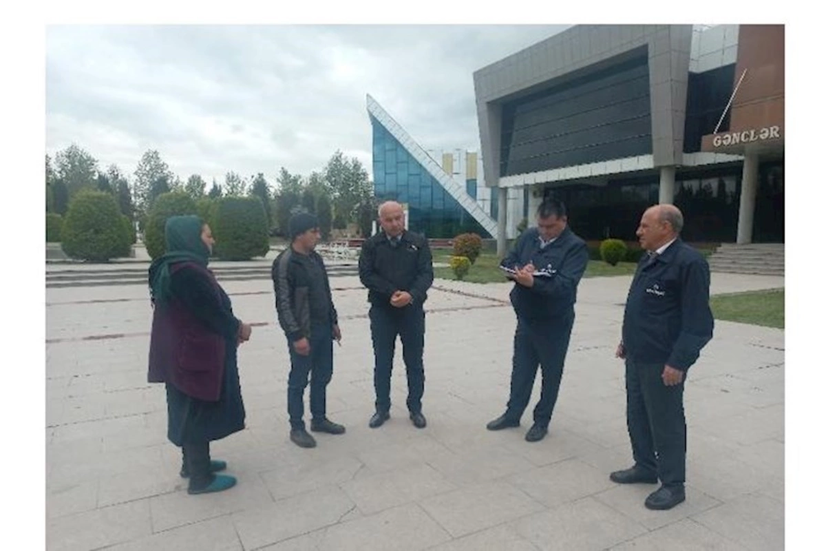 Kimi sahibkar, kimisi də sakin kimi müraciətini ünvanladı — FOTO