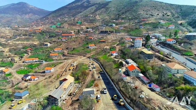 Laçında şəhərdaxili yolların bərpası və hava limanının tikintisi ilə əlaqədar qazma-partlayış işləri aparılır — FOTOLAR