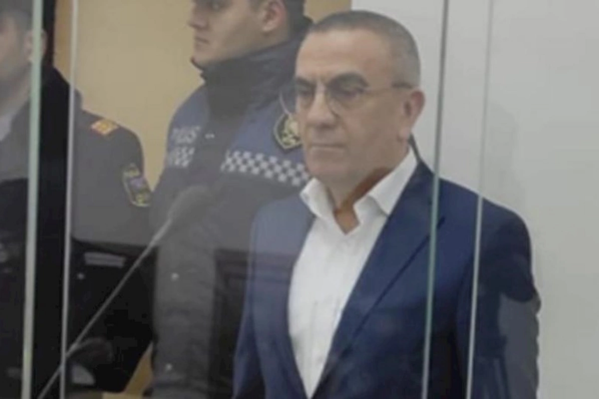 Alimpaşa Məmmədovun məhkəməsindən: Uşaq bağçasının qida məhsullarını satdırıb pulunu alırmış
