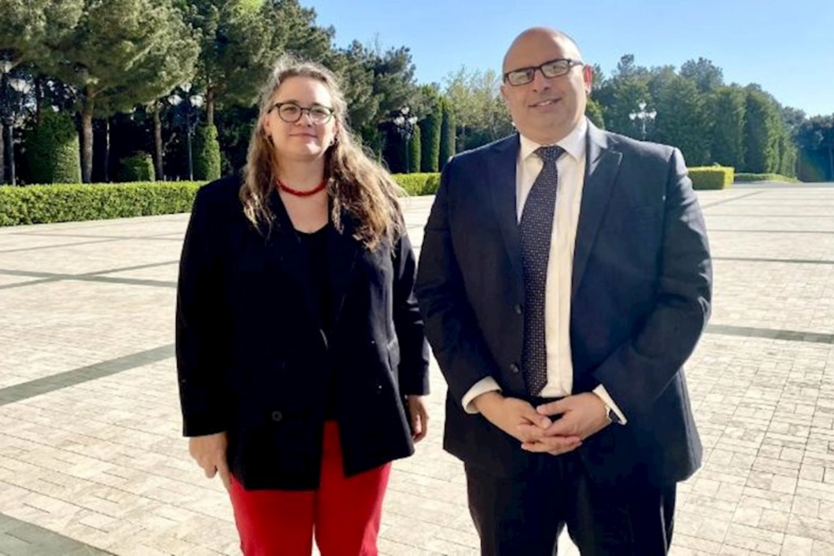 Blinkenin köməkçisinin müavini Bakıdadır