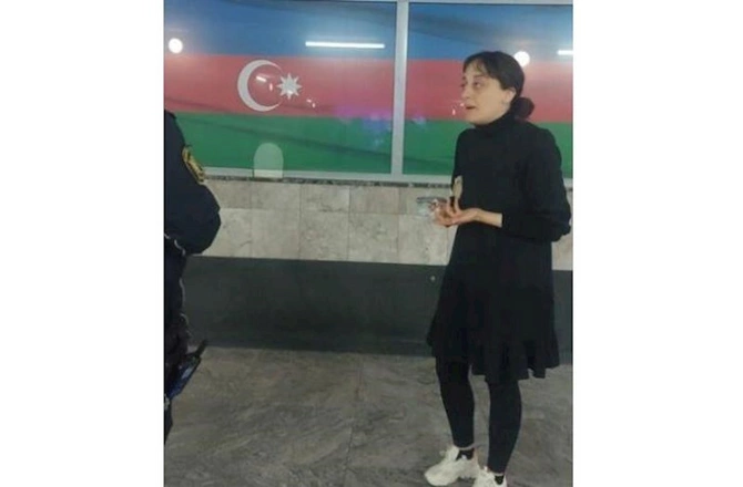 Koroğluda naməlum şəxs insanlara hücum etdi — FOTO