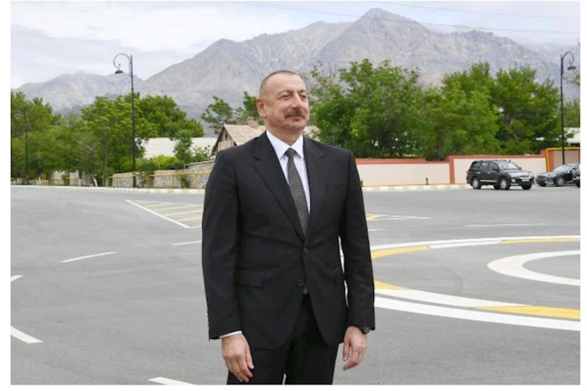 Prezident İlham Əliyev Neftçala və Salyana səfəri zamanı mühüm məsələlər barəsində danışdı