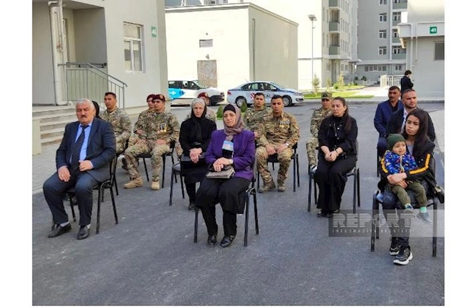 Şəhid ailələri və müharibə əlillərinə daha 100 mənzil və fərdi ev verildi — FOTOLAR Şəhid ailələri və müharibə əlillərinə daha 100 mənzil və fərdi ev verildi — FOTOLAR