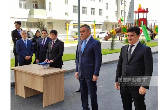 Şəhid ailələri və müharibə əlillərinə daha 100 mənzil və fərdi ev verildi — FOTOLAR Şəhid ailələri və müharibə əlillərinə daha 100 mənzil və fərdi ev verildi — FOTOLAR