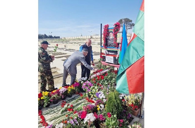 Abşeronda Ramazan bayramında şəhidlərimiz ziyarət edildi — FOTOLAR