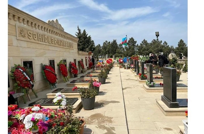 Abşeronda Ramazan bayramında şəhidlərimiz ziyarət edildi — FOTOLAR