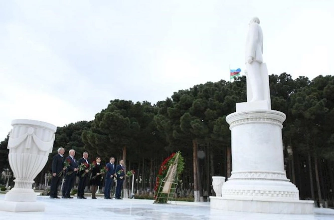 Abşeronda Ulu Öndər Heydər Əliyevin 100 illik yubileyinə həsr olunmuş konfrans keçirildi