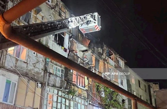 Bakıda yataqxanada baş verən yanğın söndürülüb — YENİLƏNİB (FOTO)