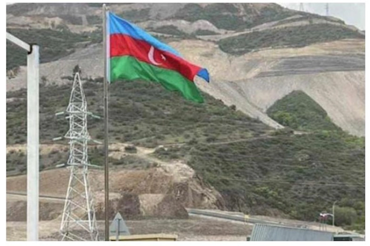 Yeni sərhəd-buraxılış məntəqəsində bayrağımız ucaldıldı — FOTO