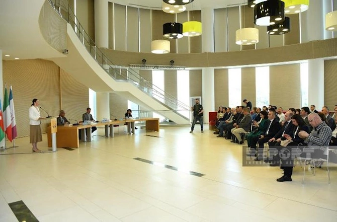 ADA və Bolonya universitetləri ilk birgə proqrama başlayıb — FOTOLAR ADA və Bolonya universitetləri ilk birgə proqrama başlayıb — FOTOLAR