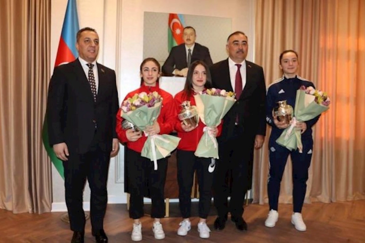 İrəvandakı qələbəsini Azərbaycana həsr edən türkiyəli idmançılar Səfirliyə dəvət olunublar