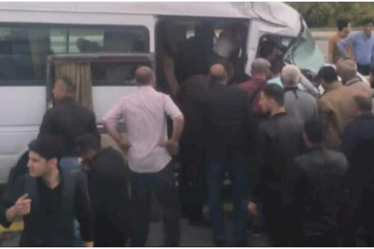 Bakı-Qazax yolunda qəza: İki mikroavtobus toqquşdu — VİDEO