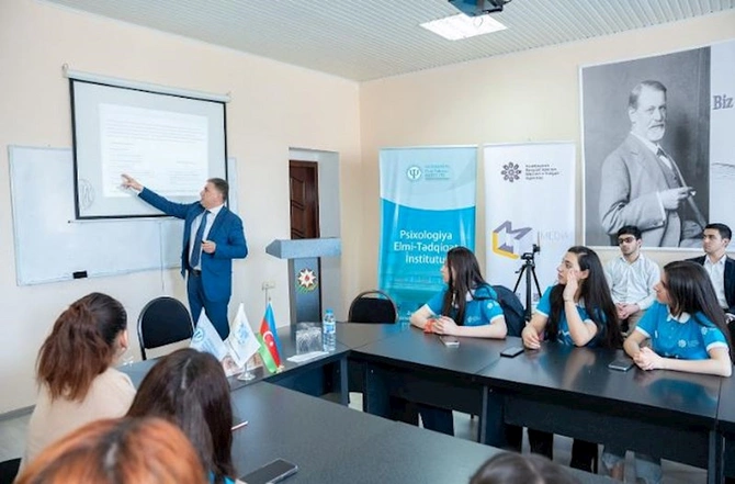 “MEDİAlab” layihəsi çərçivəsində silsilə təlimlər davam edir — FOTOLAR