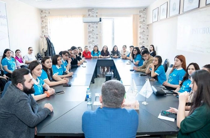 “MEDİAlab” layihəsi çərçivəsində silsilə təlimlər davam edir — FOTOLAR