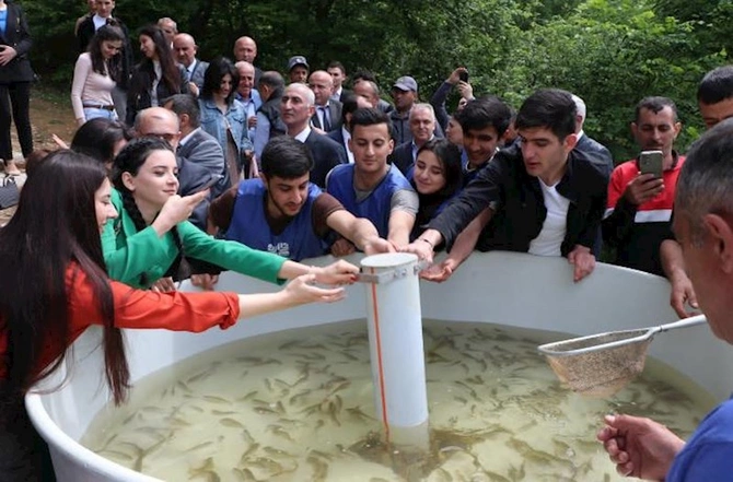Hirkan Milli Parkında turist marşrutları yeni nişanlarla tənzimlənəcək — FOTOLAR Hirkan Milli Parkında turist marşrutları yeni nişanlarla tənzimlənəcək — FOTOLAR