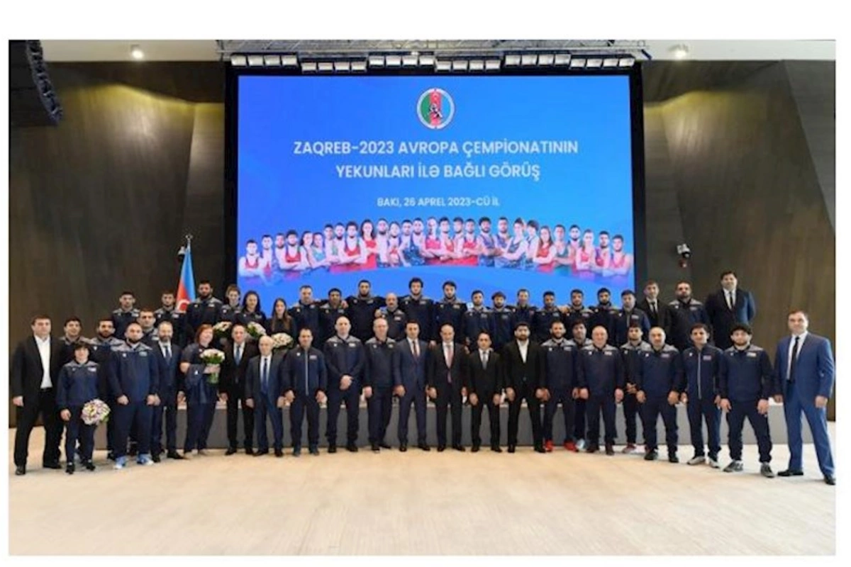 Mikayıl Cabbarov Prezidentin təbriklərini güləşçilərə çatdırdı — FOTOLAR
