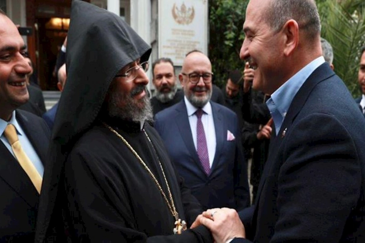 Türkiyənin daxili işlər naziri ermənilərin patriarxını ziyarət etdi