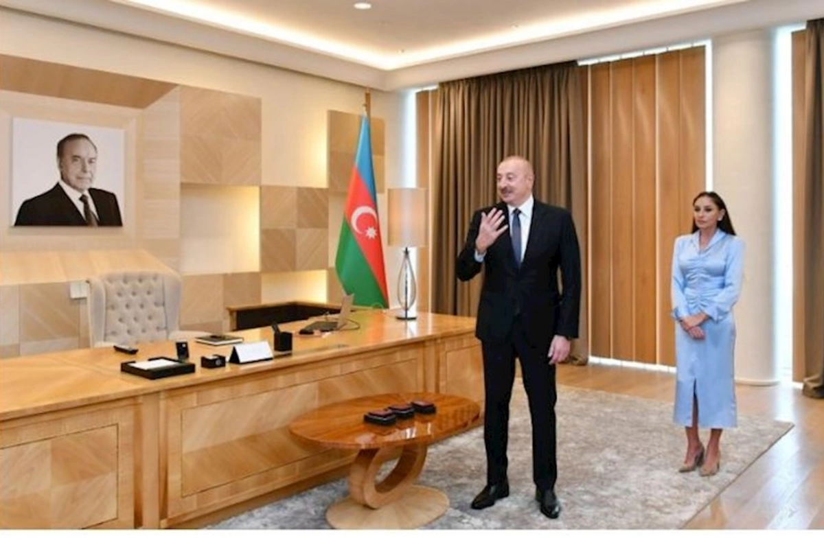 Türkiyə və Azərbaycan bayraqları Ağrı dağda, Murov dağında, Zəngəzur dağlarında, Şuşada bir yerdə dalğalanır