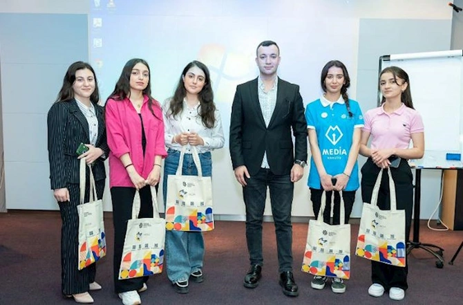 “MEDİAlab” layihəsi çərçivəsində növbəti vörkşop təşkil olundu — FOTOLAR