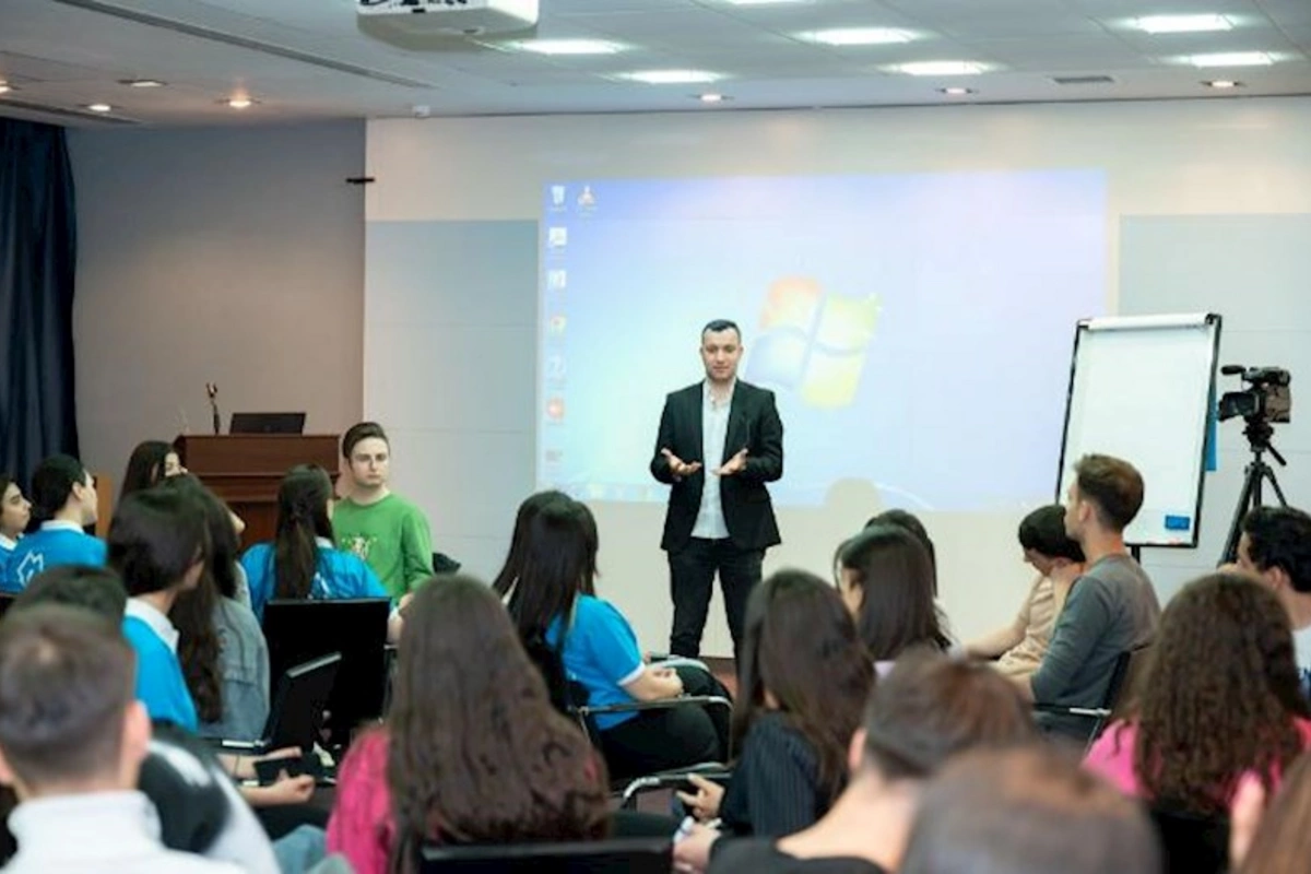 “MEDİAlab” layihəsi çərçivəsində növbəti vörkşop təşkil olundu — FOTOLAR