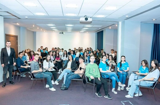 “MEDİAlab” layihəsi çərçivəsində növbəti vörkşop təşkil olundu — FOTOLAR