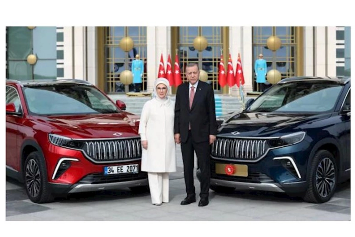 “Togg” elektromobilinin ilk nümunəsi Ərdoğana təqdim olundu — FOTO