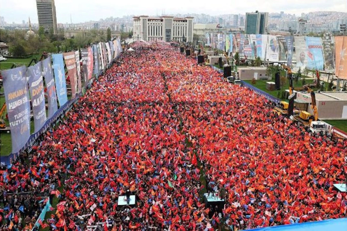 Ərdoğan Ankarada ən böyük seçkiqabağı mitinqlərindən birini keçirib