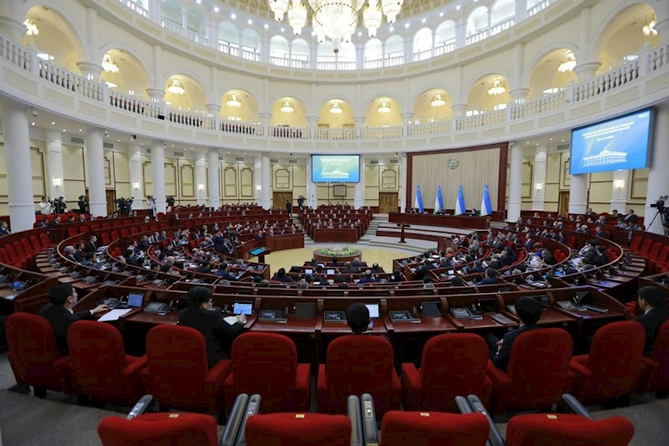 Özbəkistanda konstitusiya dəyişikliyi ilə bağlı referendum başlayıb Özbəkistanda konstitusiya dəyişikliyi ilə bağlı referendum başlayıb