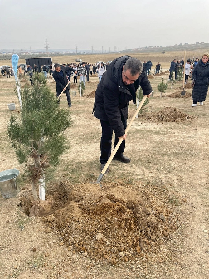 Görkəmli türkçü İlham İsmayılovun 63 yaşı tamam olur — FOTOLAR