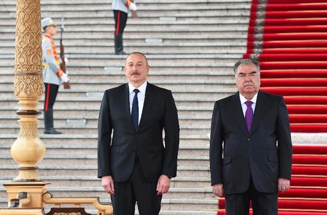İlham Əliyevin Düşənbədə rəsmi qarşılanma mərasimi — FOTOLAR